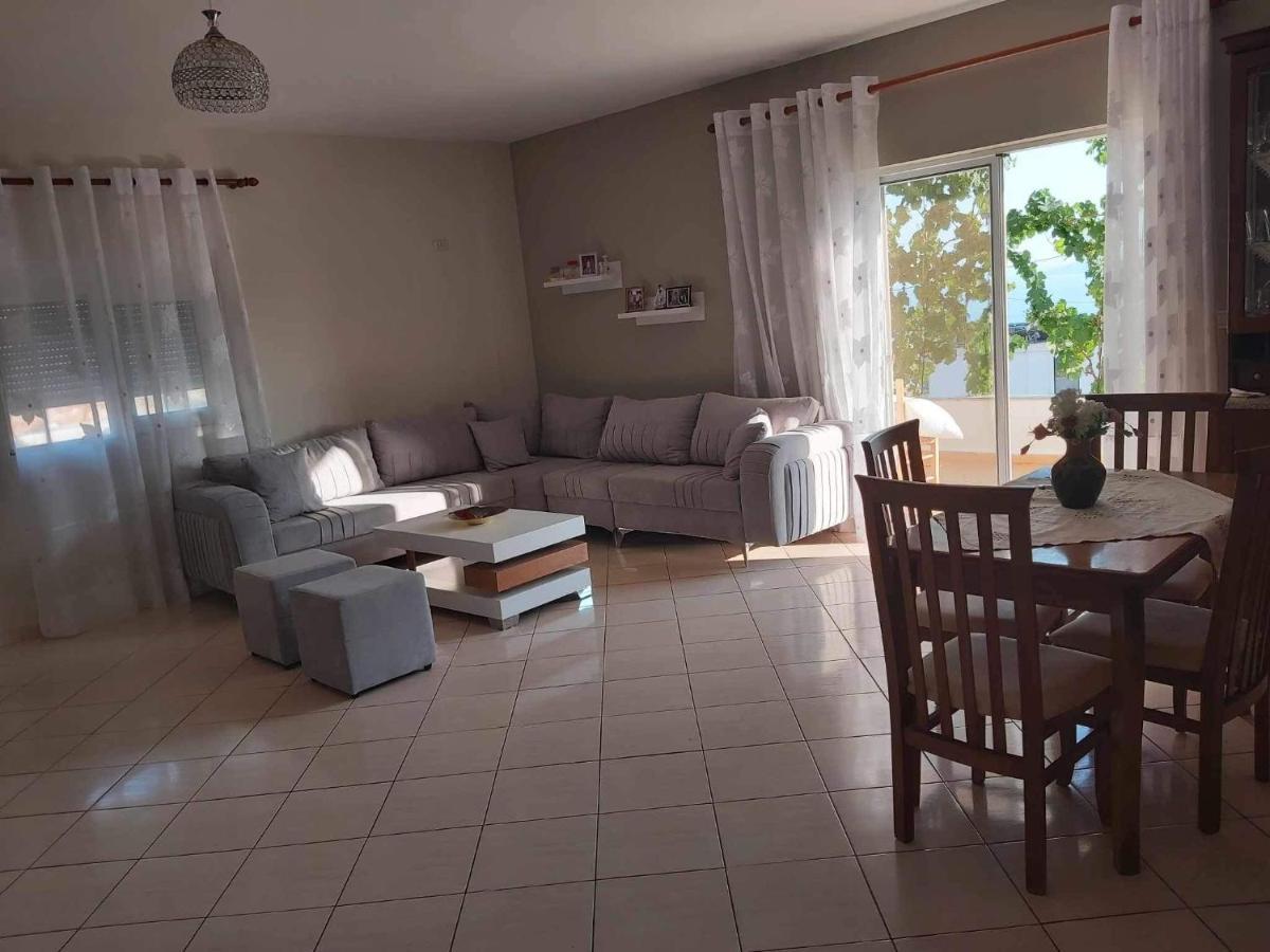 White Panorama Apartment Sarandë Eksteriør bilde
