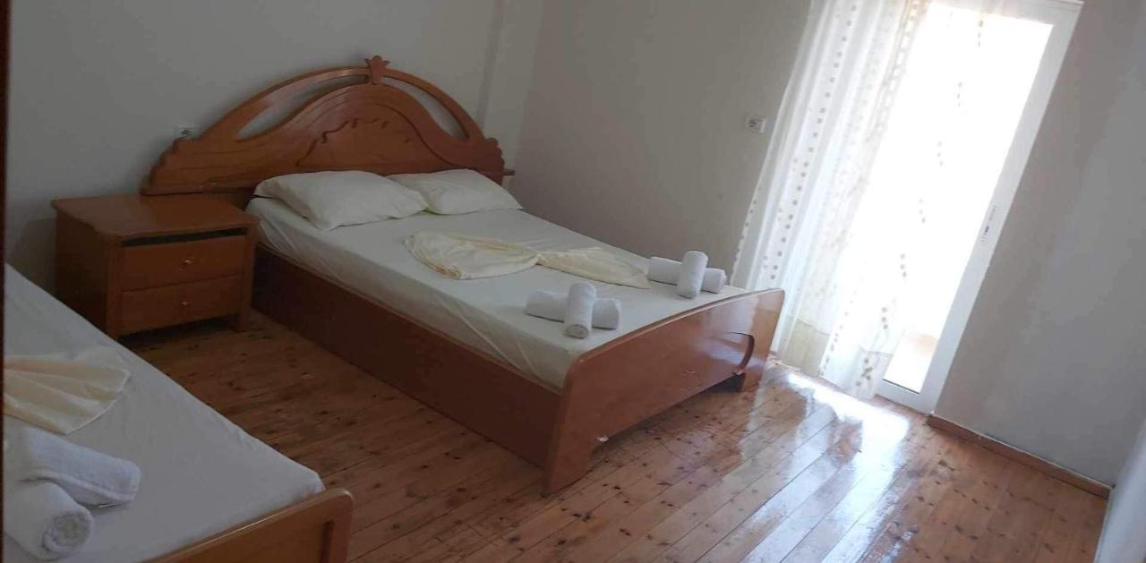 White Panorama Apartment Sarandë Eksteriør bilde