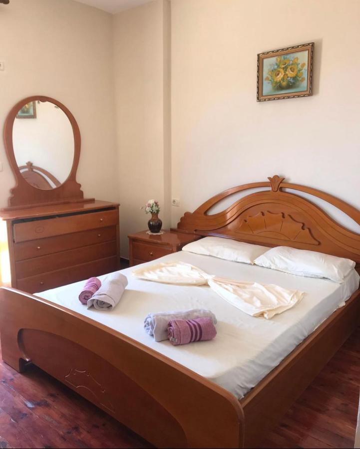 White Panorama Apartment Sarandë Eksteriør bilde