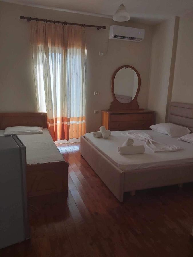 White Panorama Apartment Sarandë Eksteriør bilde