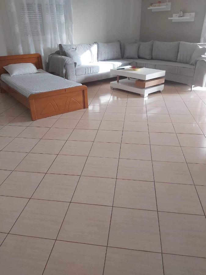 White Panorama Apartment Sarandë Eksteriør bilde