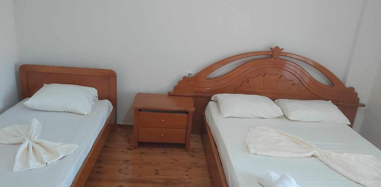 White Panorama Apartment Sarandë Eksteriør bilde